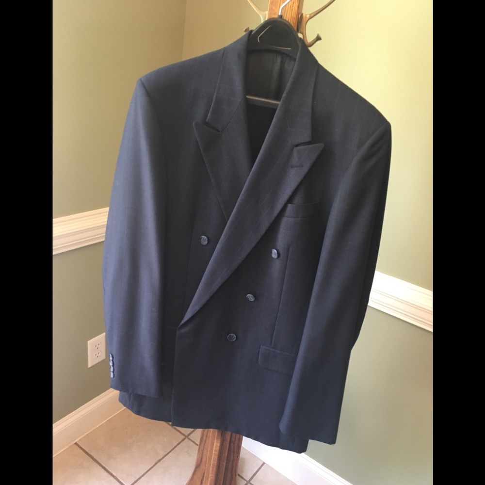 2pc suit, double-breasted, multi-pinstripe.